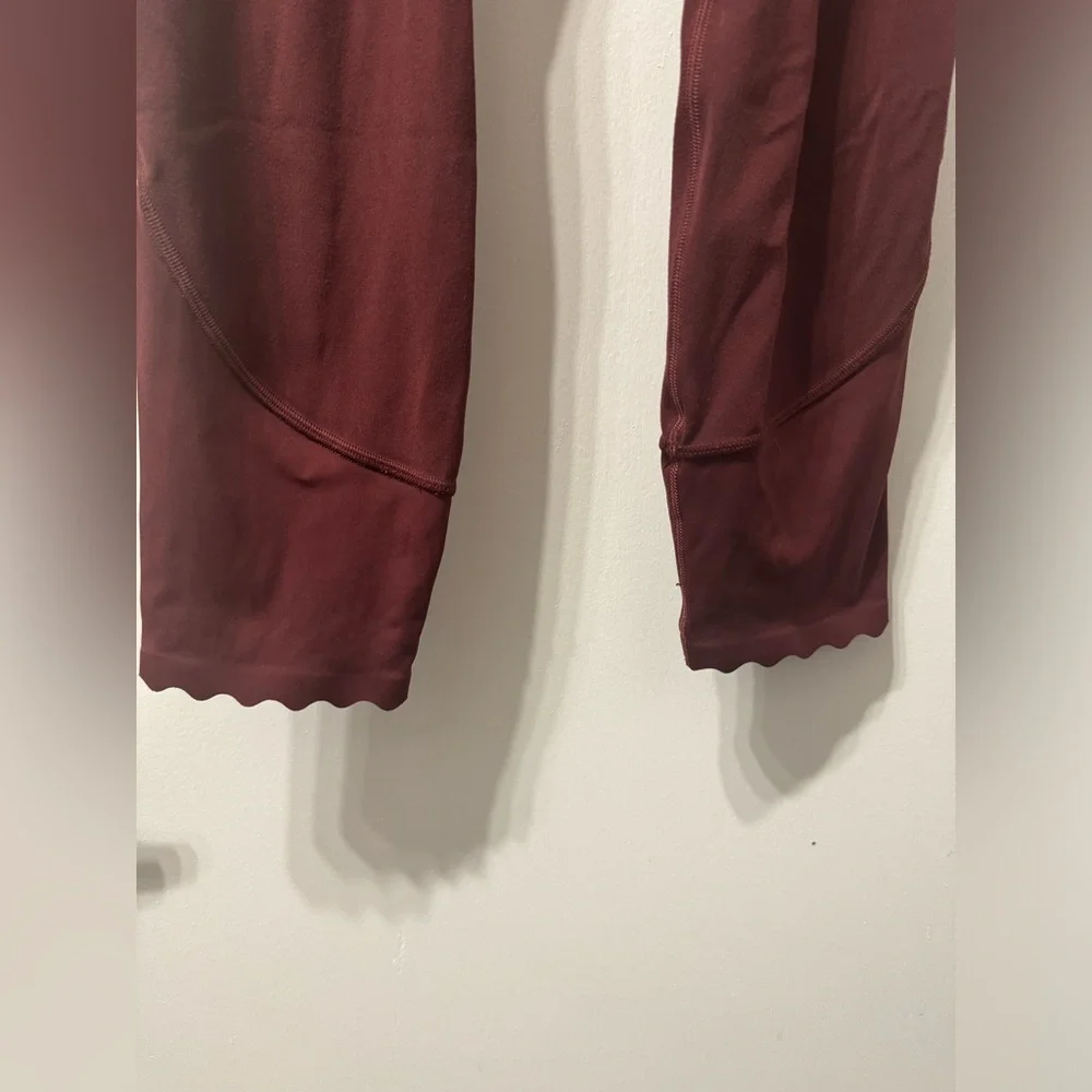 Lululemon Align Scalloped Hem High-Rise Pant 25". Size 4. Red Merlot. - Picture 8 of 9